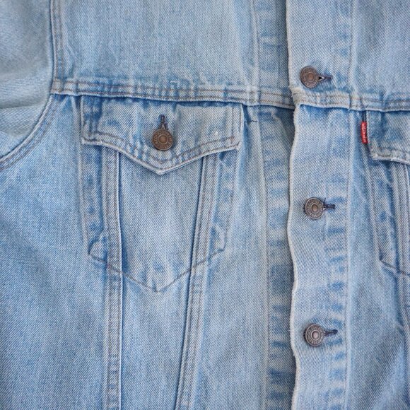 Levi’s Light Wash Denim Trucker Jacket 90s Vintage Classic Minimalist Jean M - Picture 9 of 11